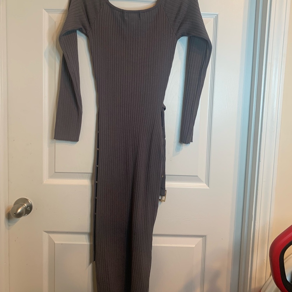 Sweater dress with belt